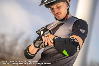 Stanton gloves Black and Grey